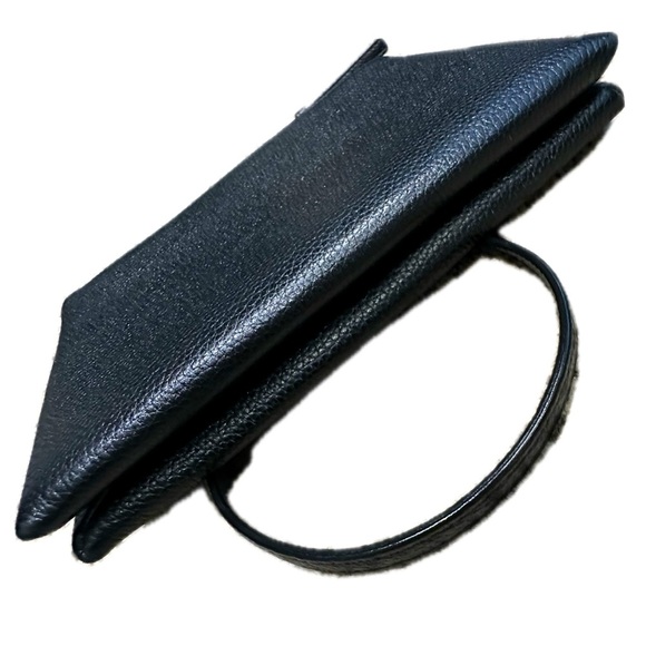 👜💎 TORY BURCH Kira Crossbody Bag | Black Pebbled Leather Gold Chain LIKE NEW - Picture 8 of 9